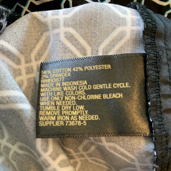 Worthington Capris, Size 10, EUC, Black, Blue and White. - Picture 6 of 11